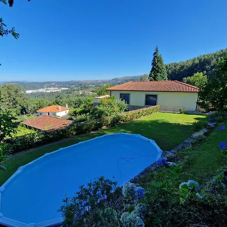 Сasa de vacaciones Casa Do Cedro *